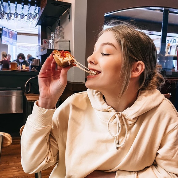 Meet your Posher, Destiny - Picture 1 of 1